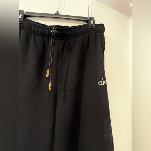 ALO Yoga Women's Accolade Sweatpant Black - Picture 8 of 10